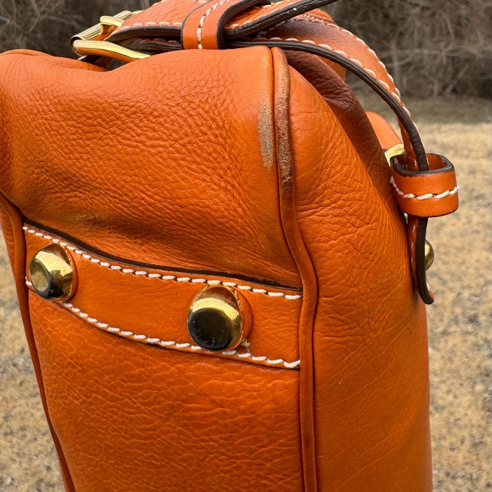Marc Jacobs Daria Orange Leather Bag with Gold Accents - Picture 11 of 12